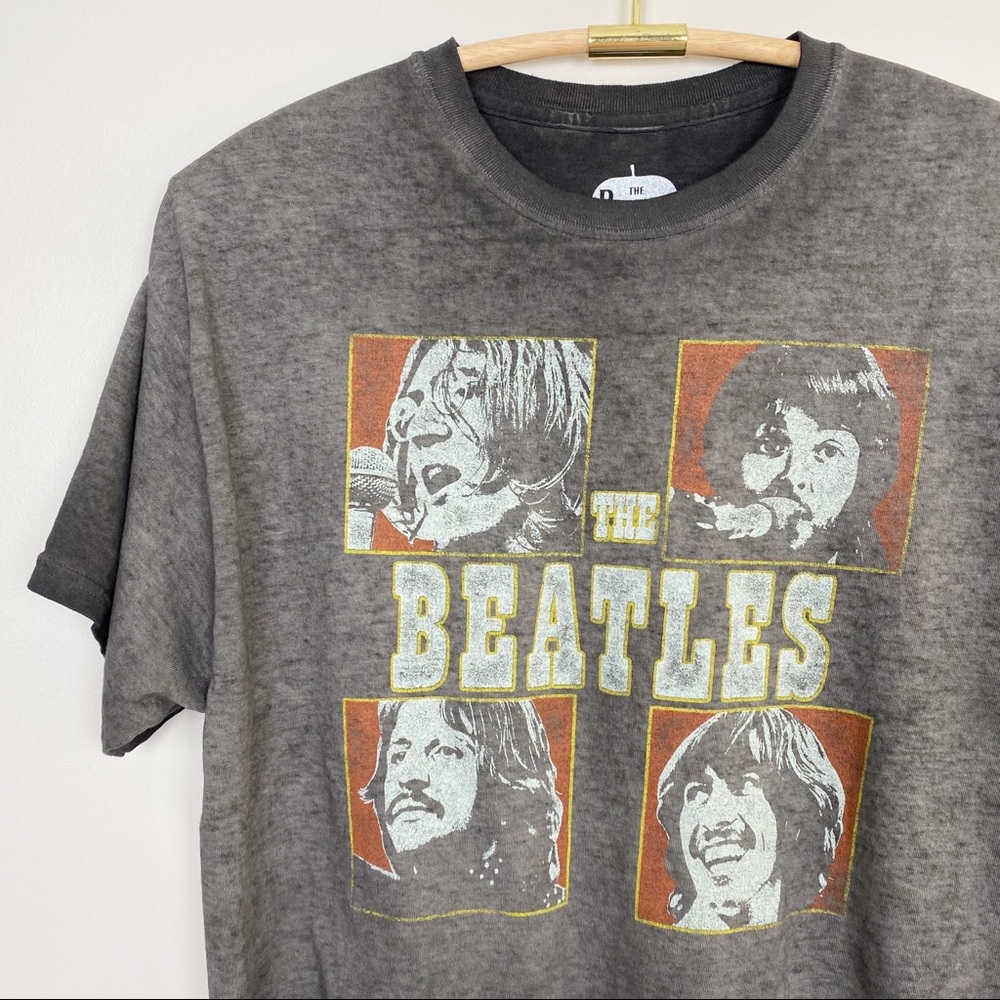 THE BEATLES Graphic Band Tee Cropped Distressed - Picture 2 of 5